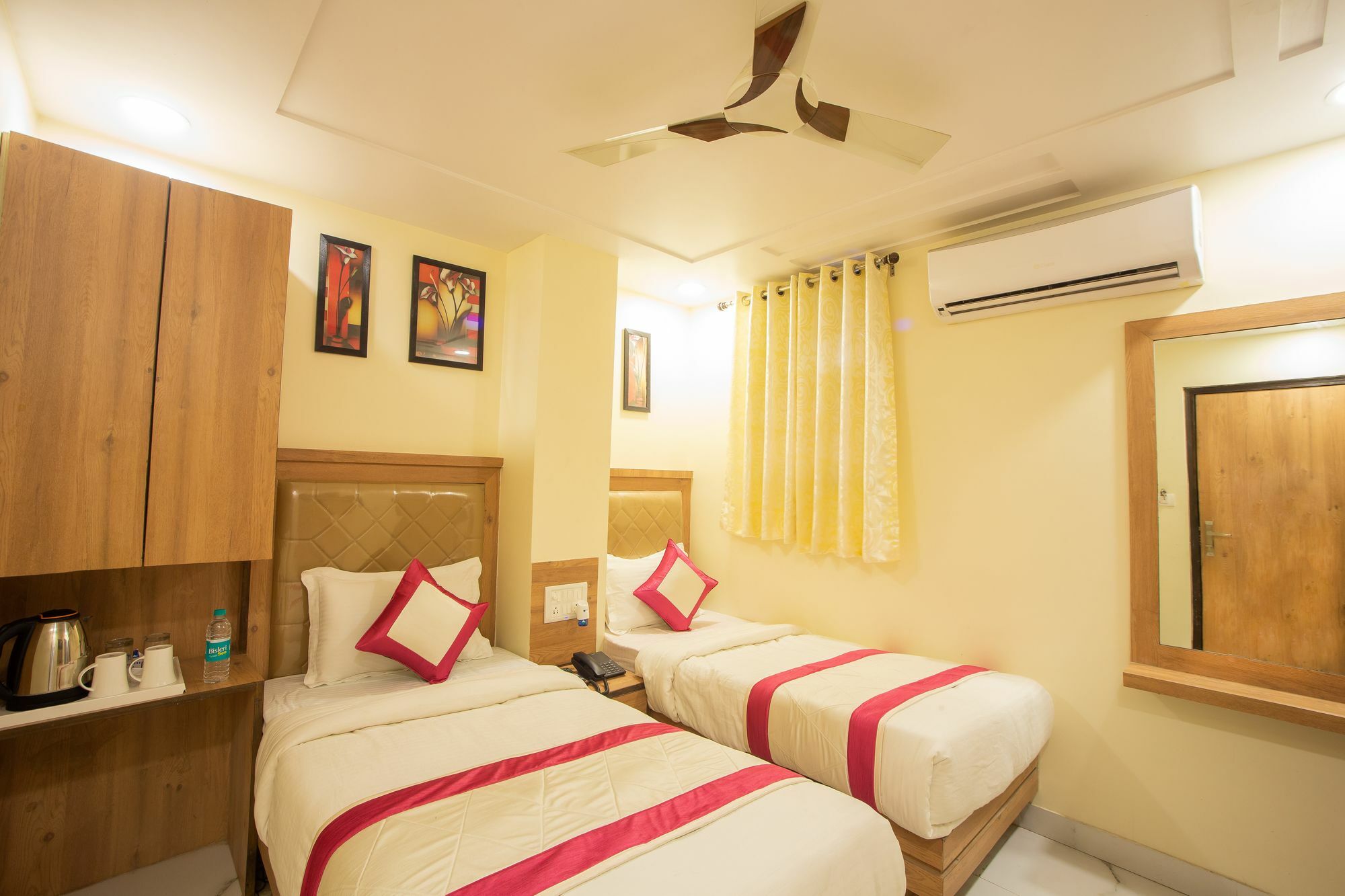 Hotel Sarthak Palace - By Pooja Hospitality Nueva Delhi Exterior foto