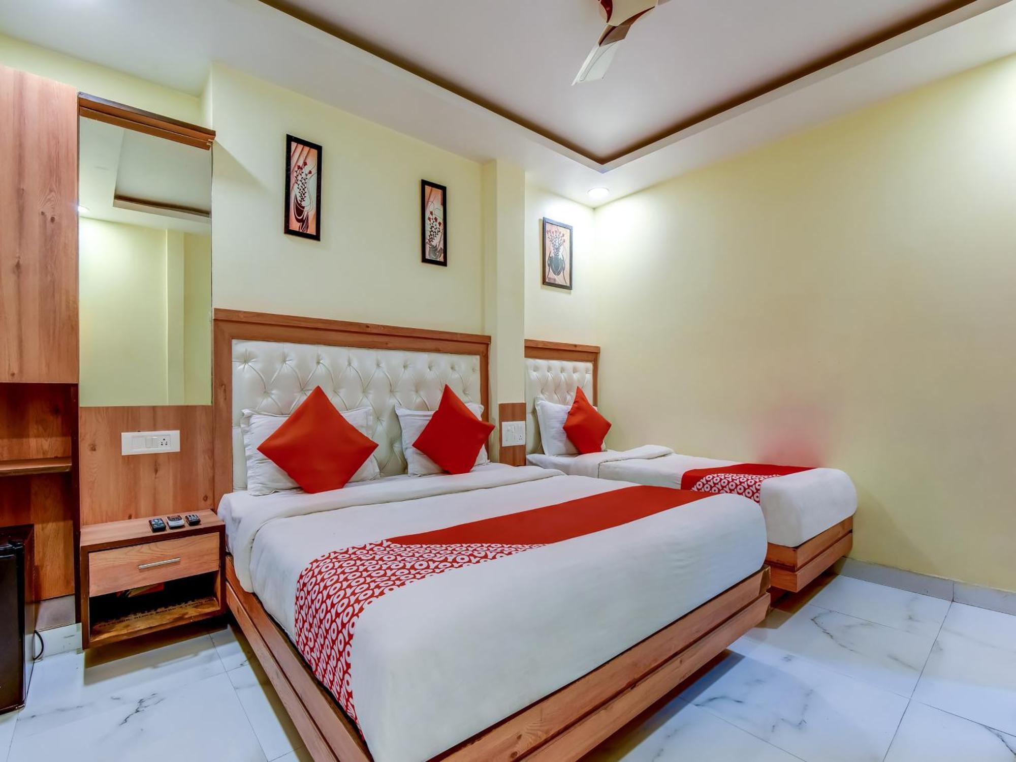 Hotel Sarthak Palace - By Pooja Hospitality Nueva Delhi Exterior foto
